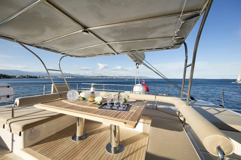 yacht-573349