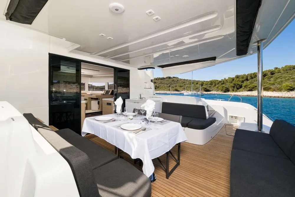 yacht-570674