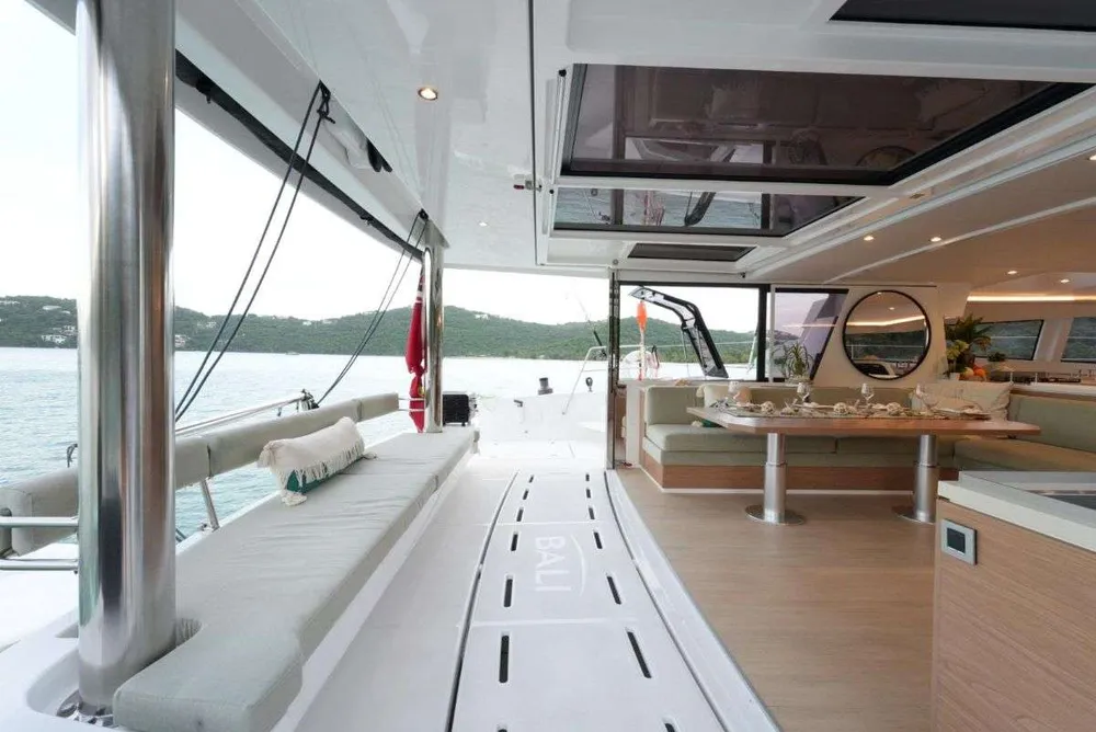 yacht-592204