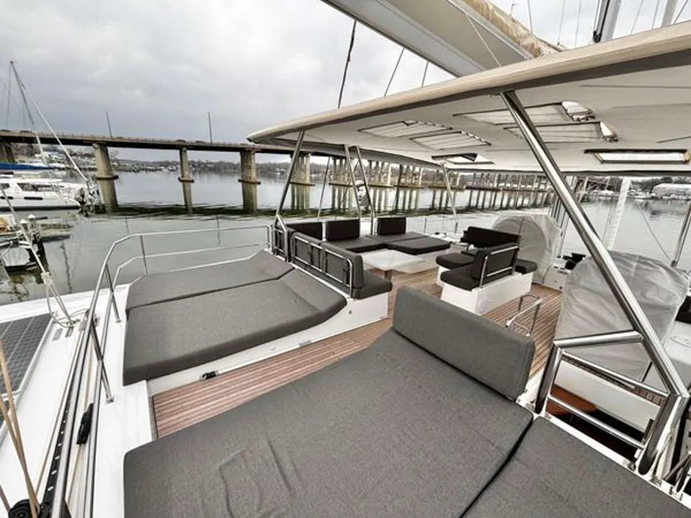 yacht-571795