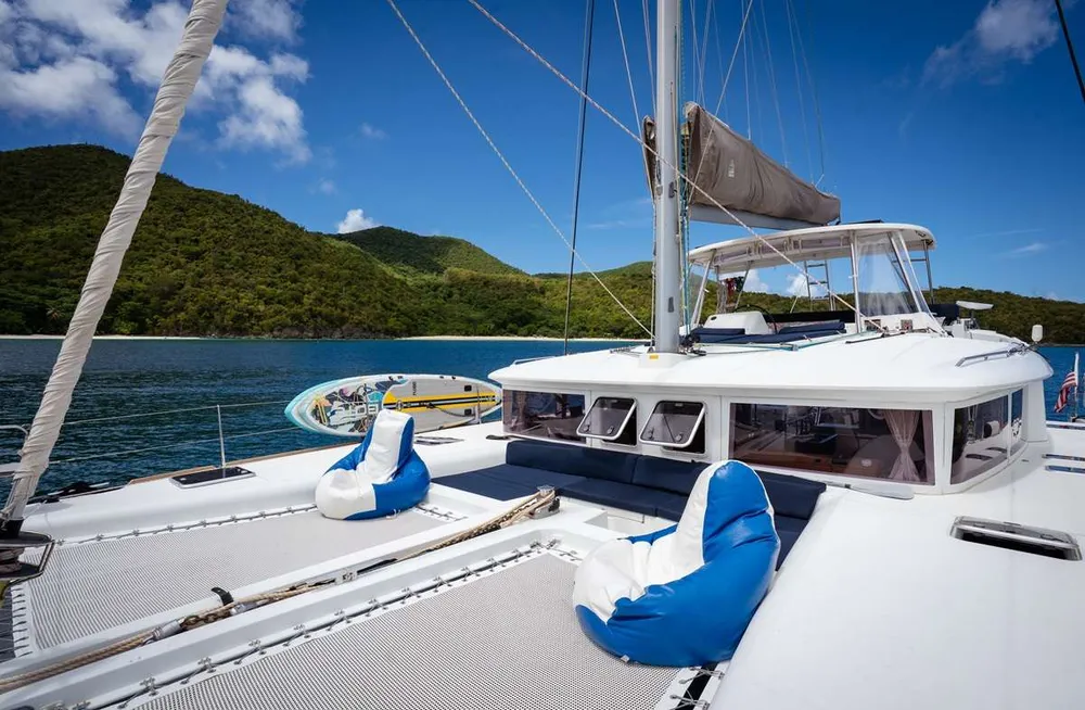 yacht-596487