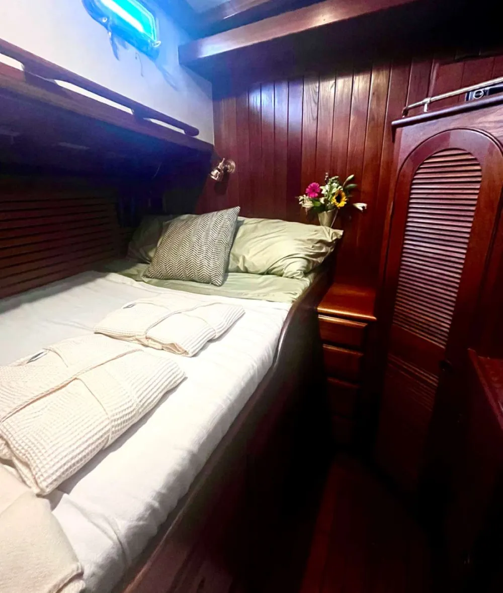 yacht-596774