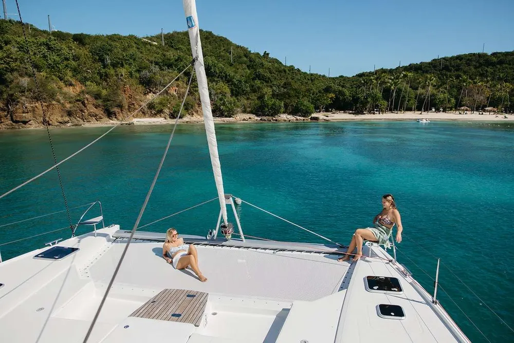 yacht-572981