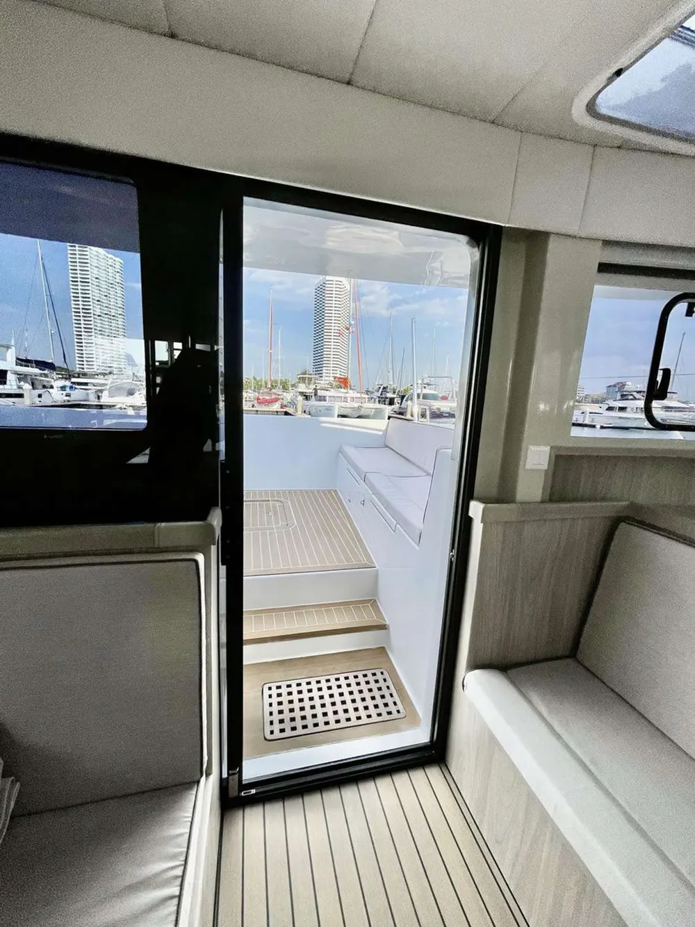 yacht-549813