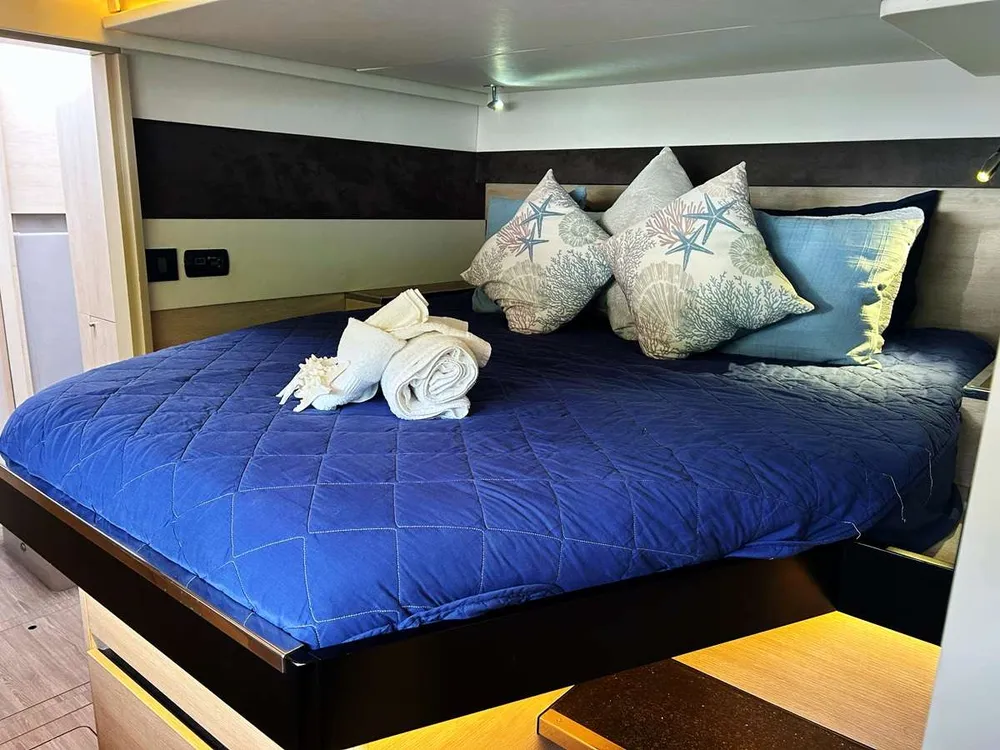 yacht-549820