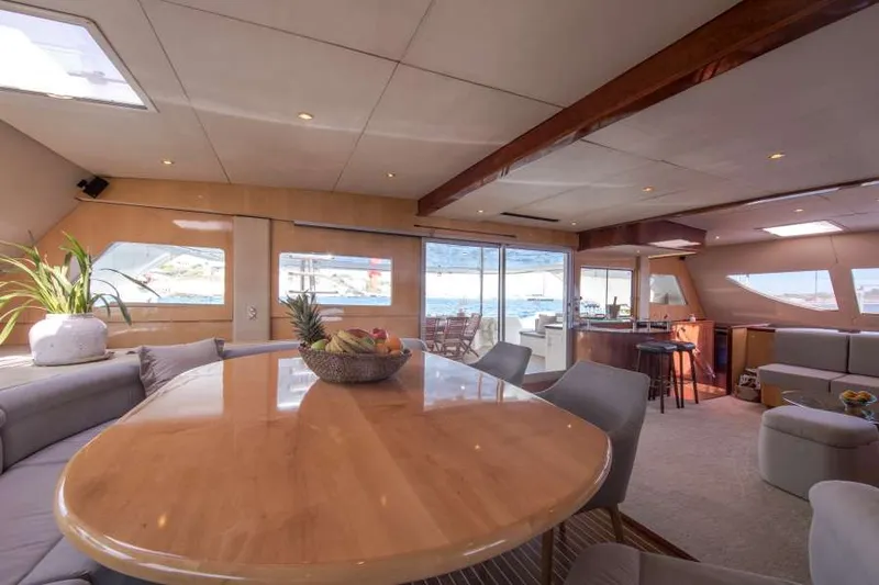 yacht-70105