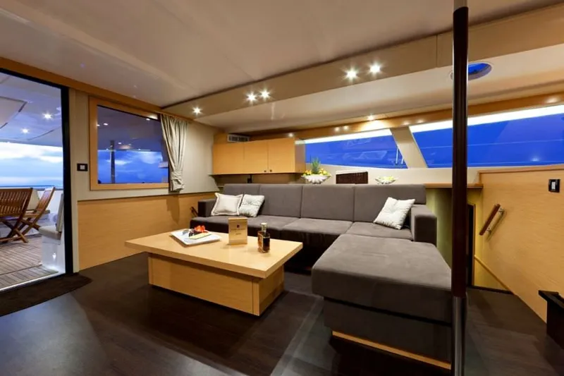 yacht-77211