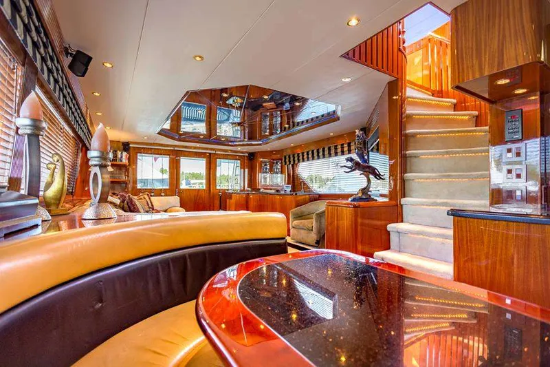 yacht-588484