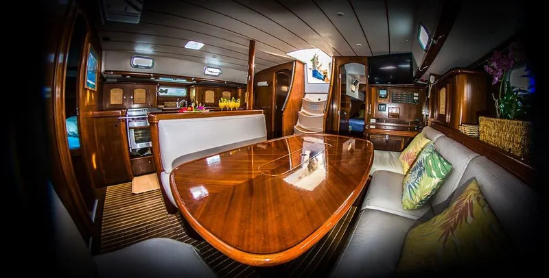 yacht-582074
