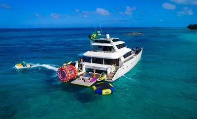 yacht-73002