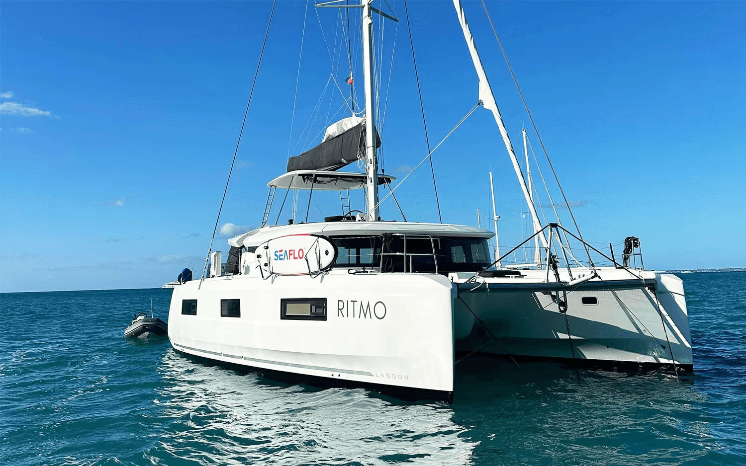 ritmo_catamaran_in_the_caribbean