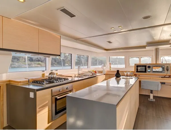 yacht-76360