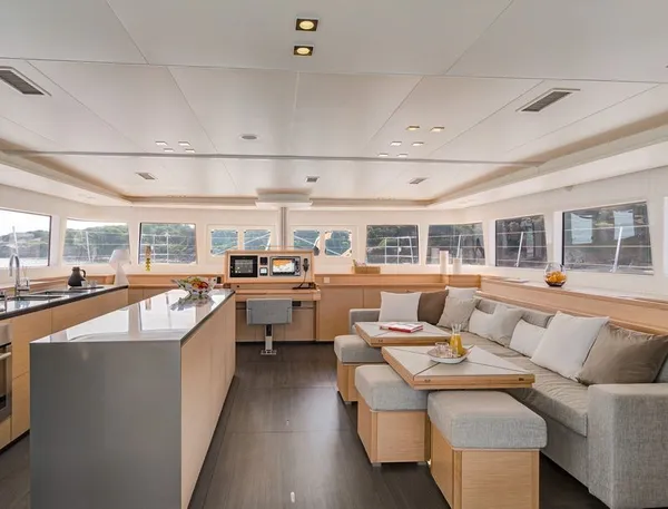 yacht-76361