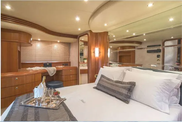 yacht-589525