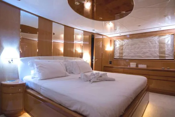 yacht-576516