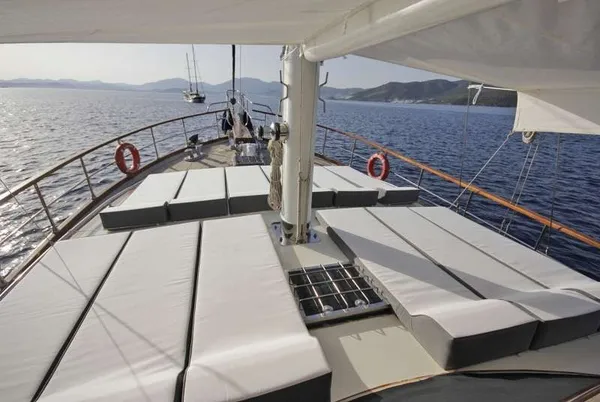 yacht-560062