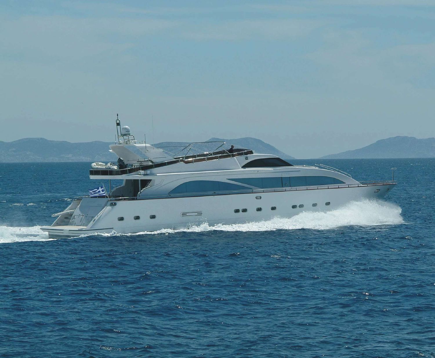 yacht-530413