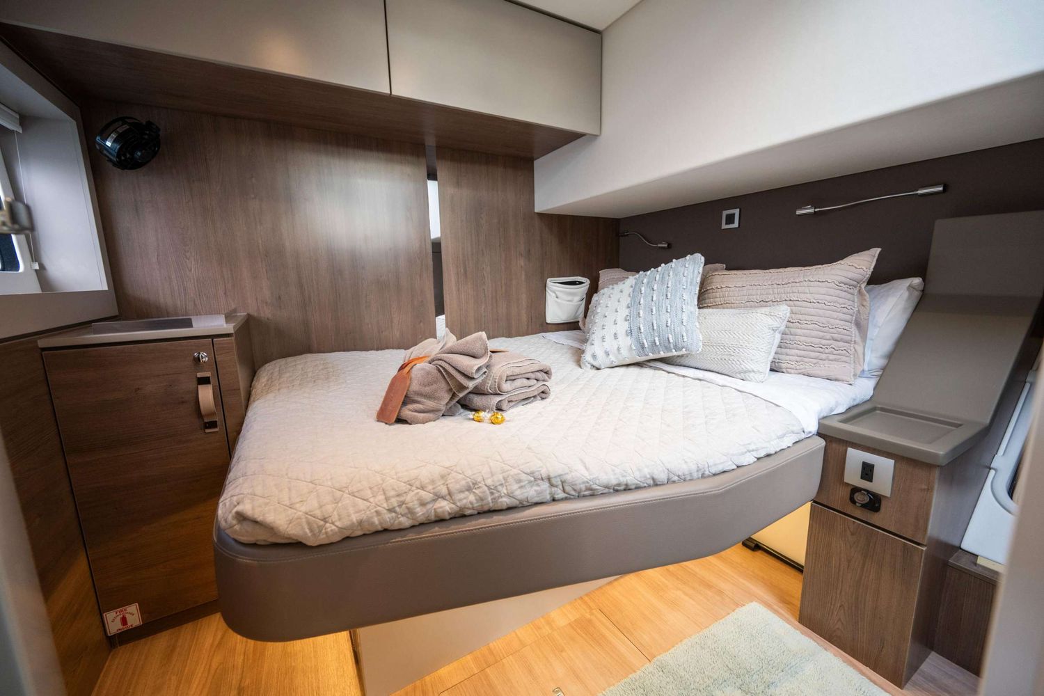 yacht-534801