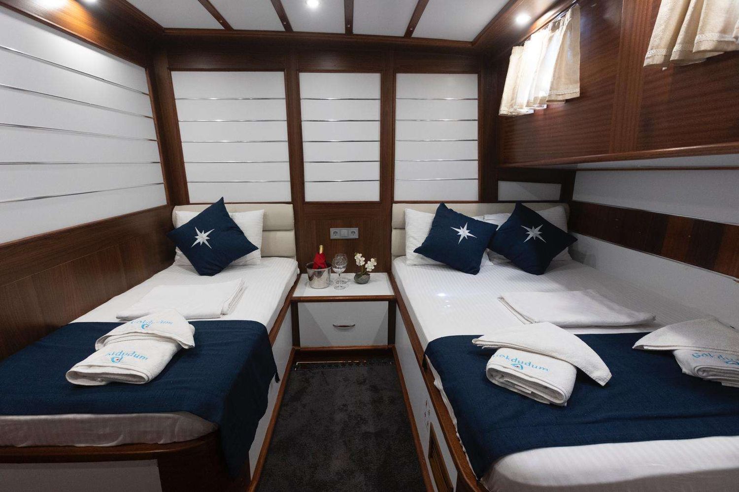 yacht-533273
