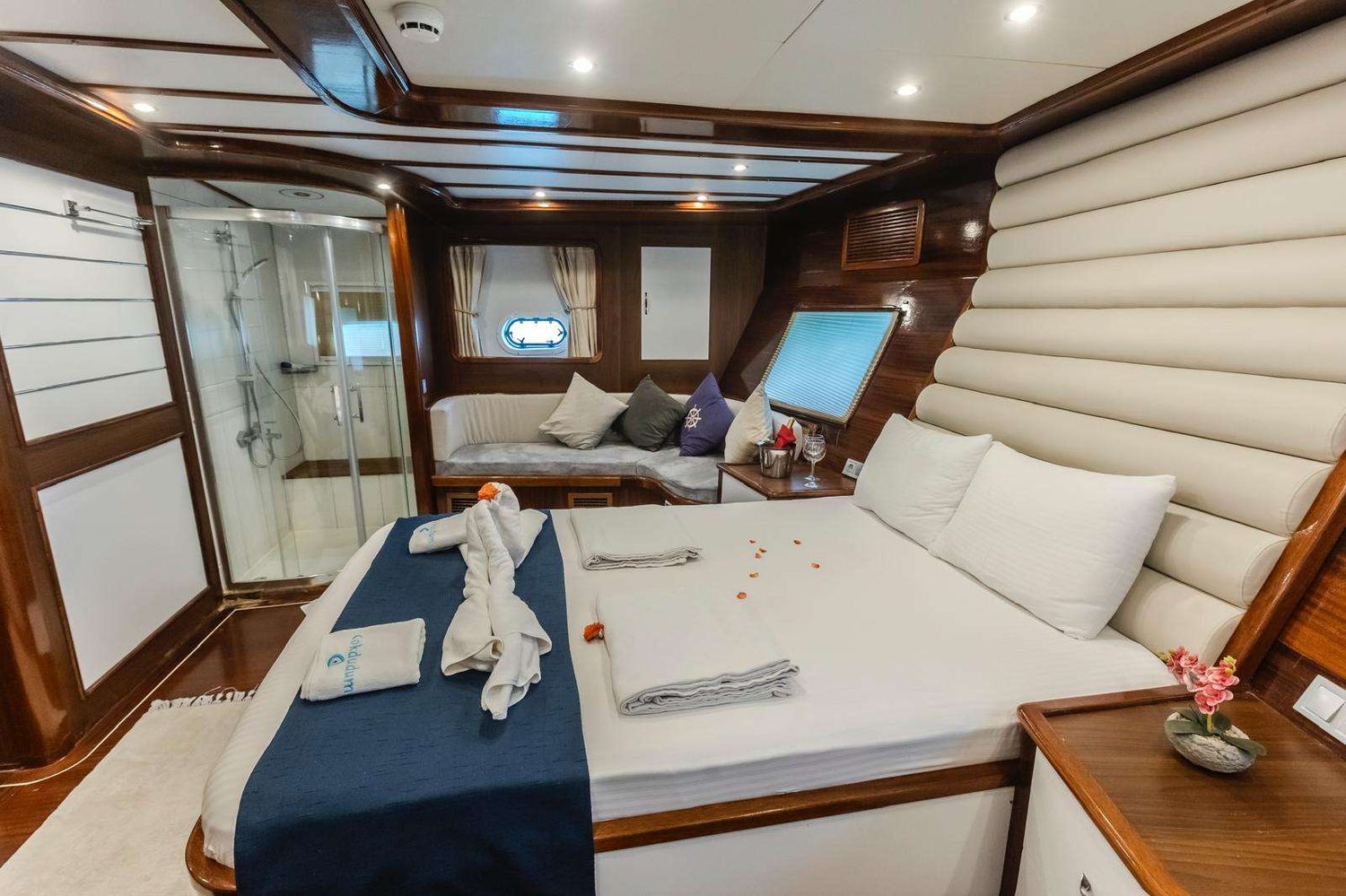 yacht-533260