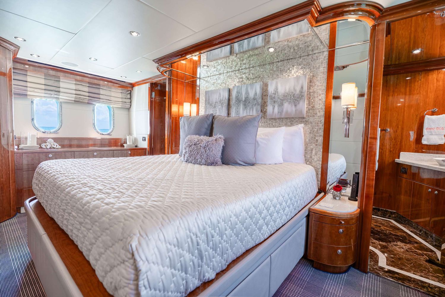 yacht-535555