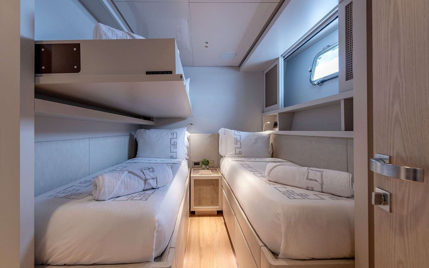 yacht-537196
