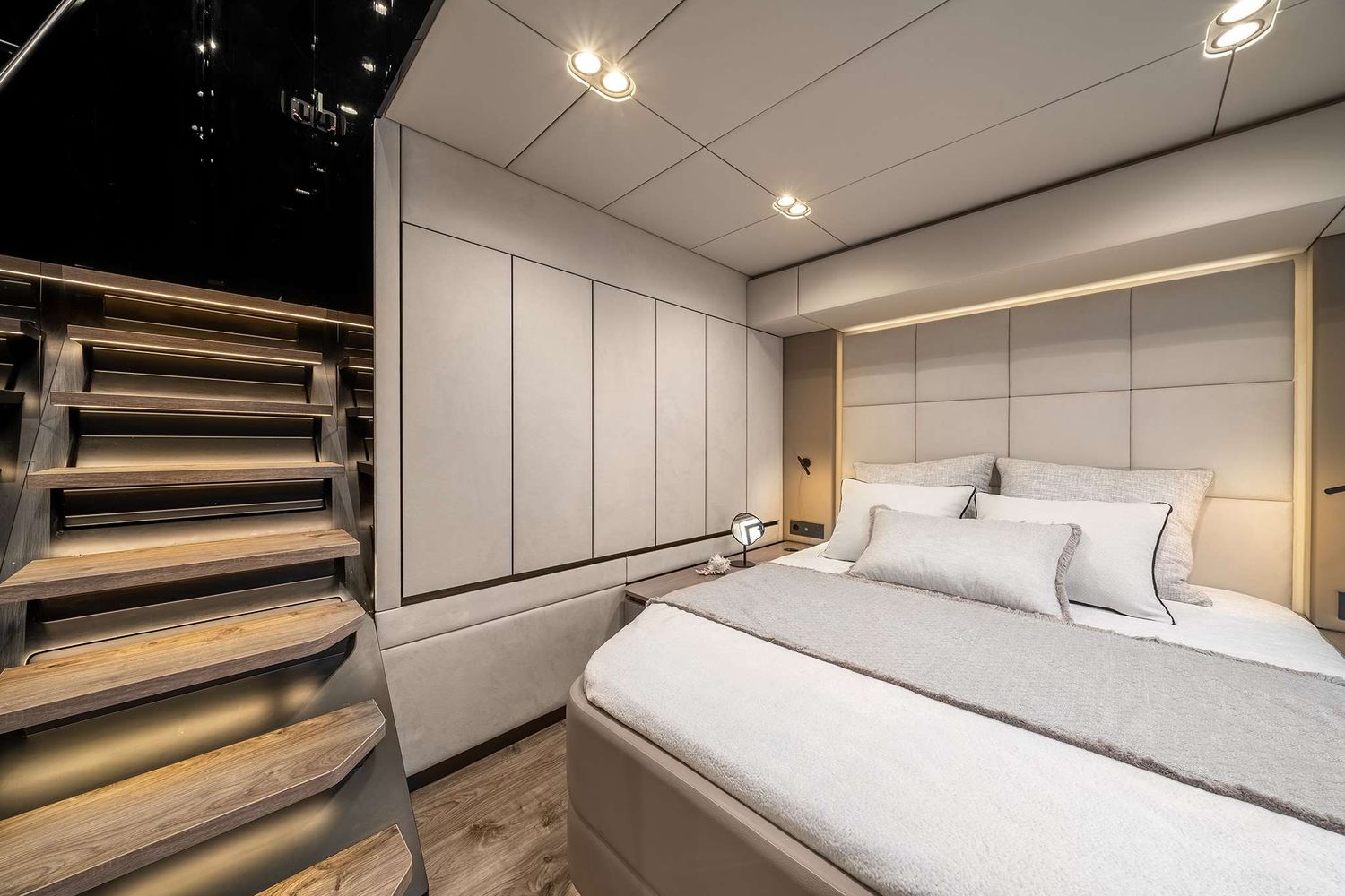 yacht-536197