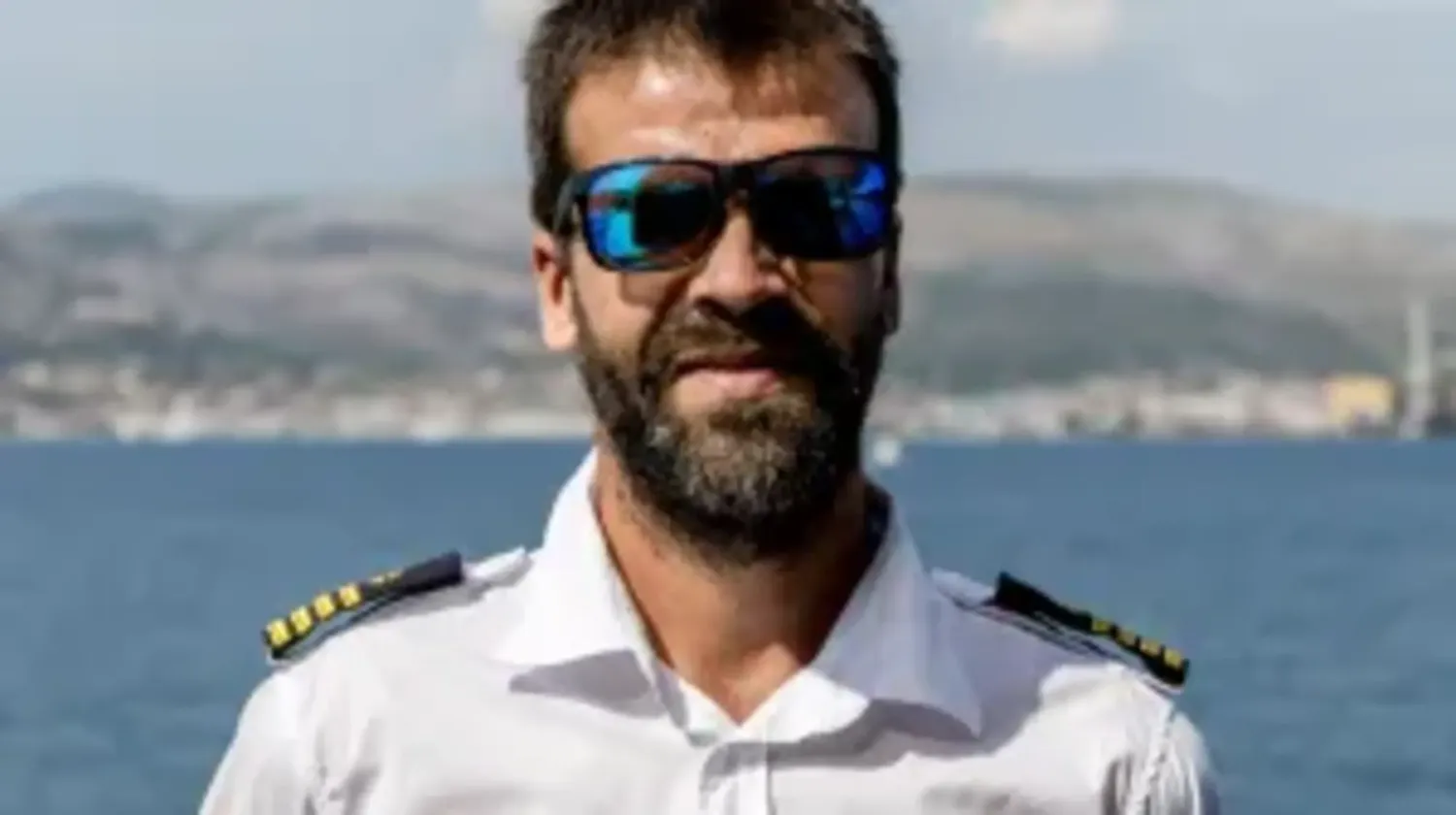 crew-1120521