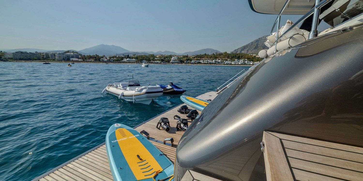 yacht-536865