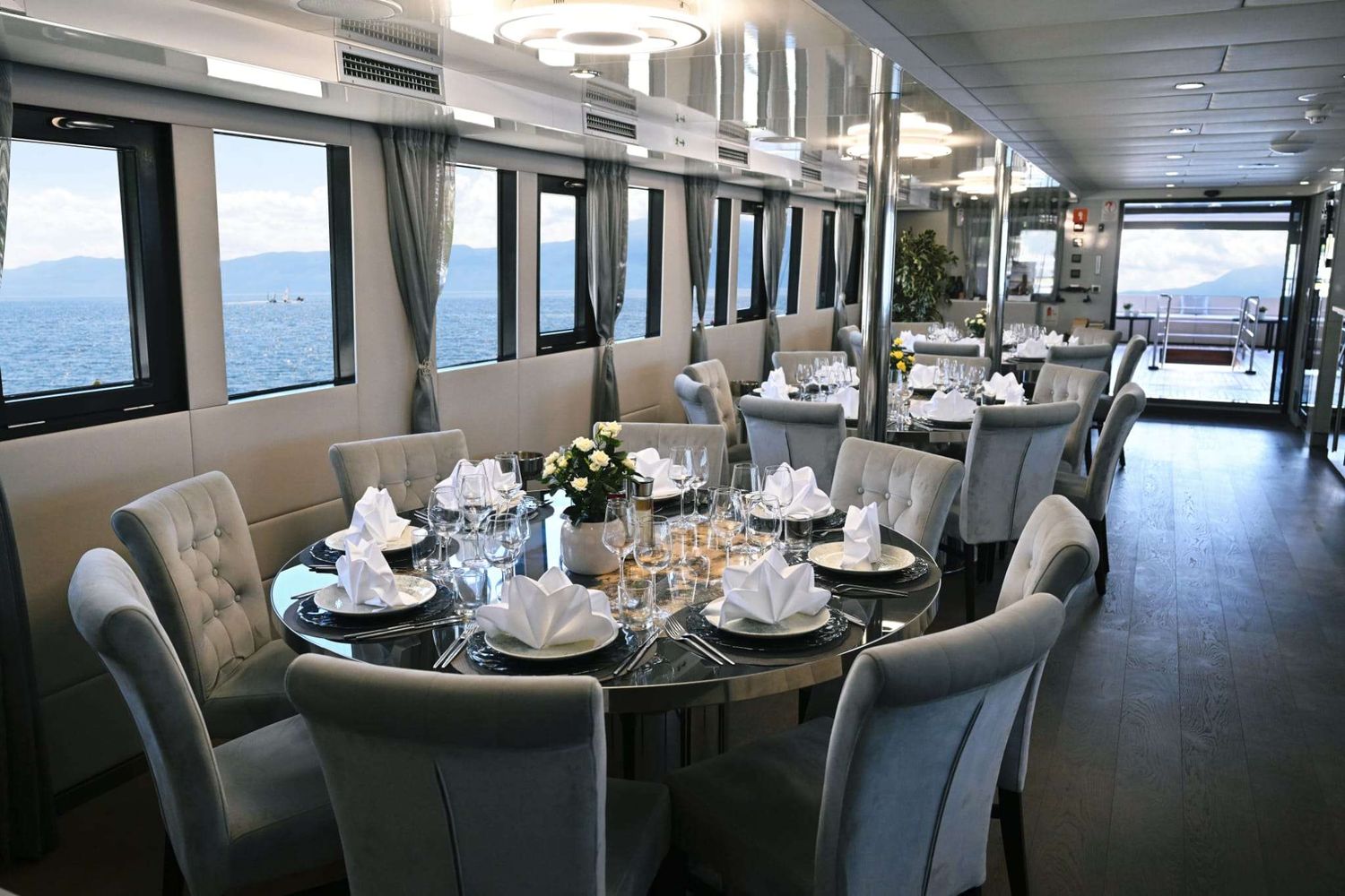 yacht-536537