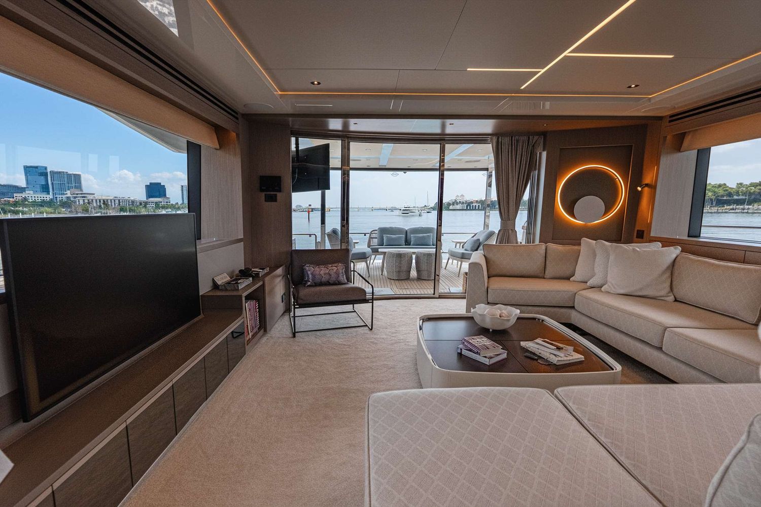 yacht-537011
