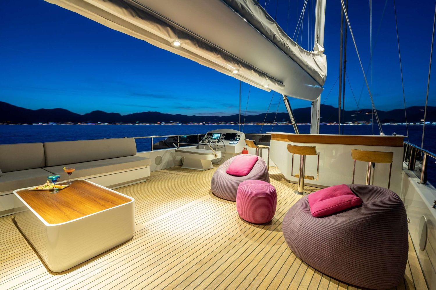 yacht-536607