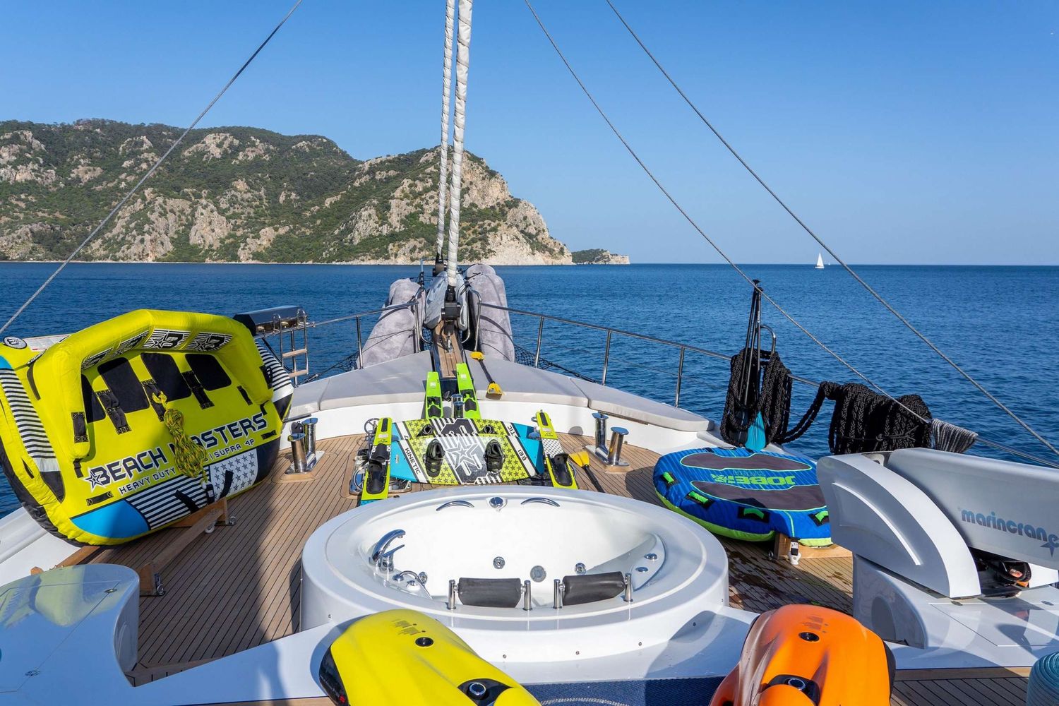 yacht-536609