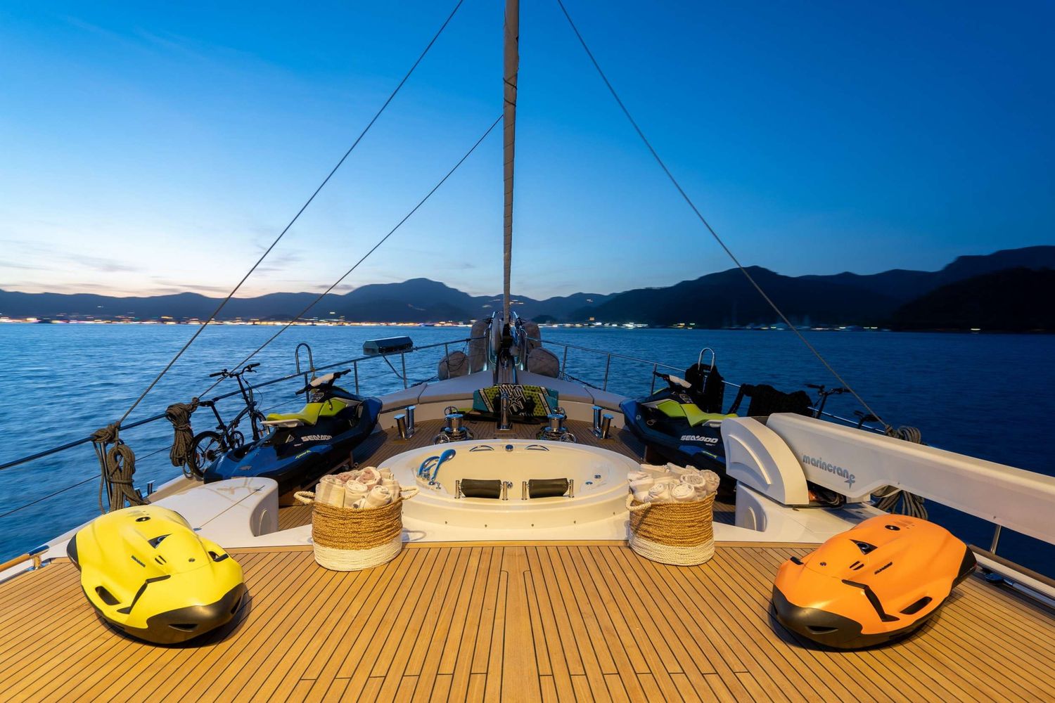 yacht-536610