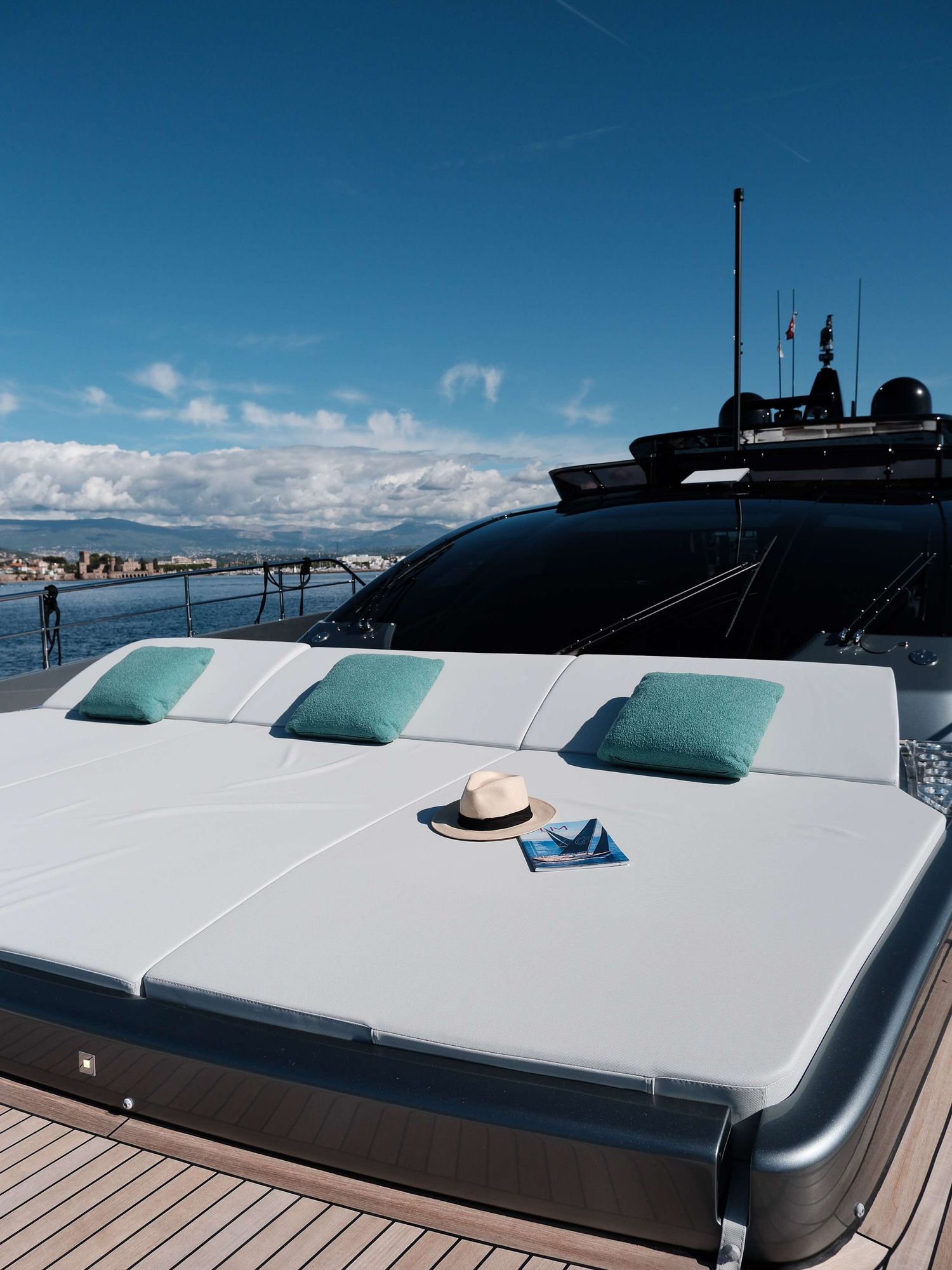 yacht-538104