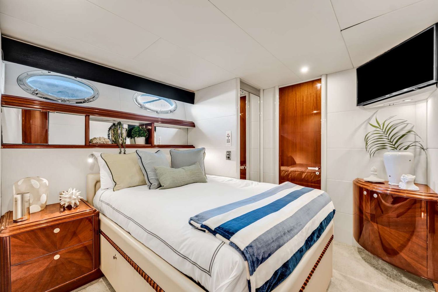 yacht-536936