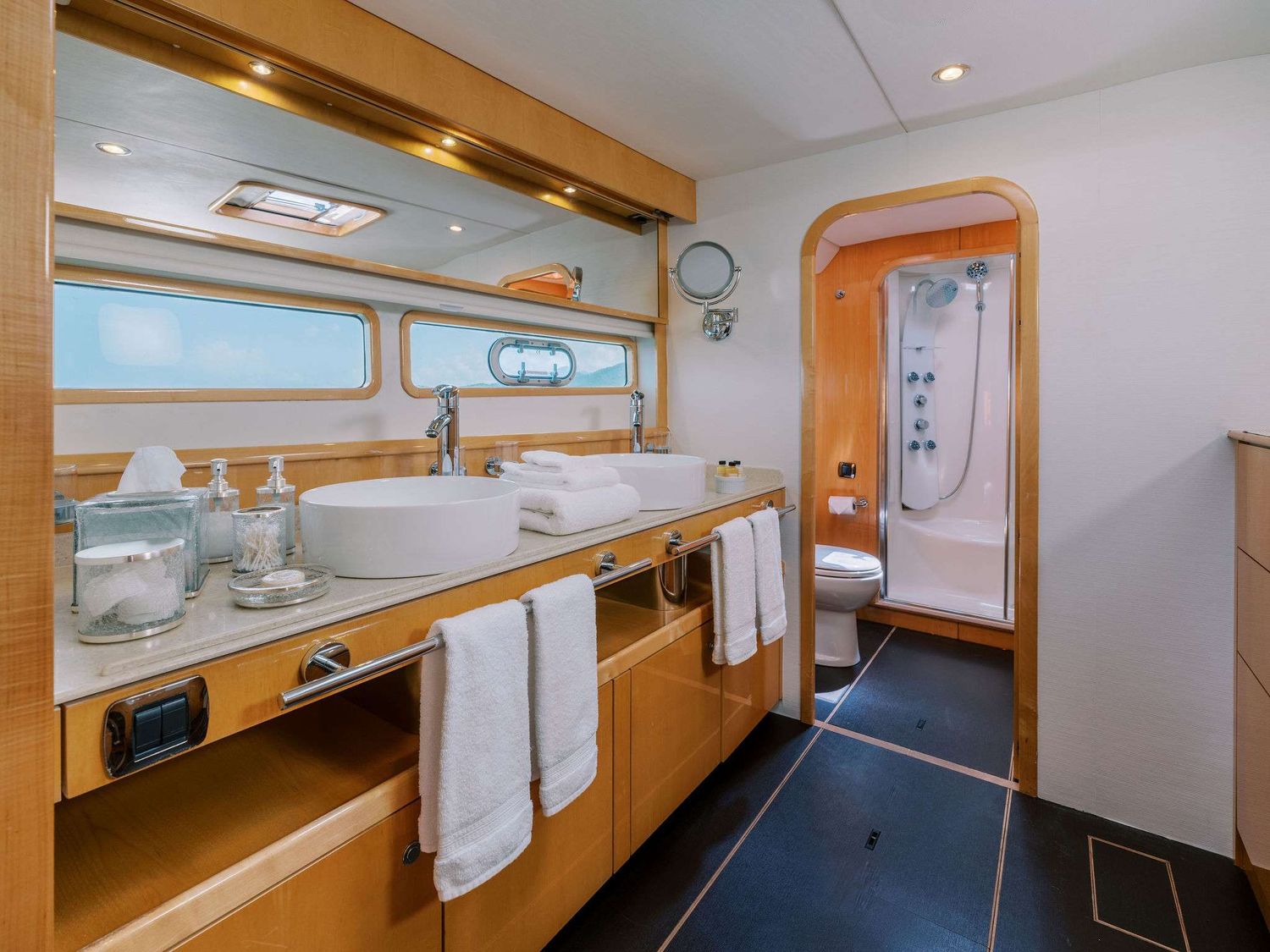 yacht-537733