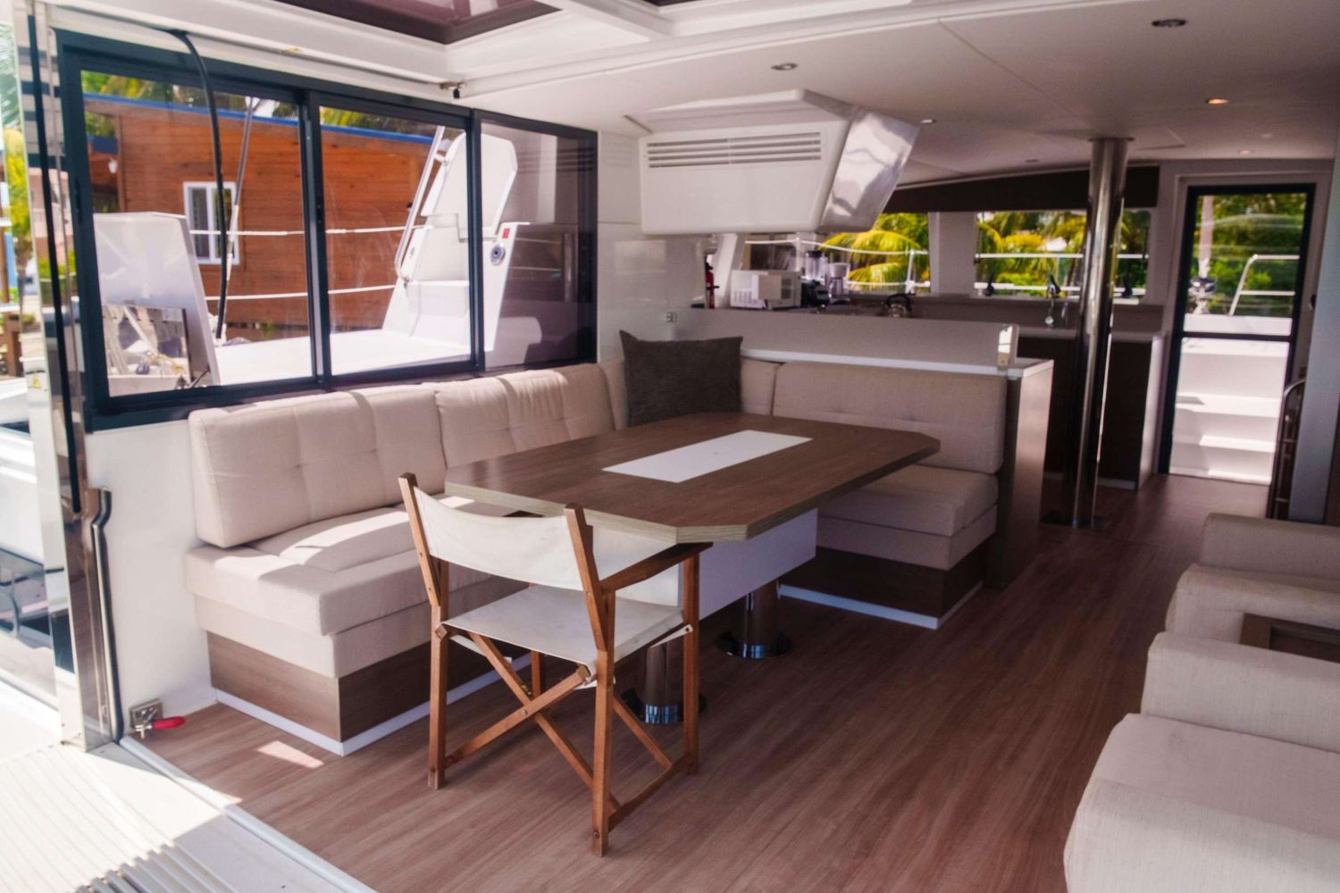 yacht-537368