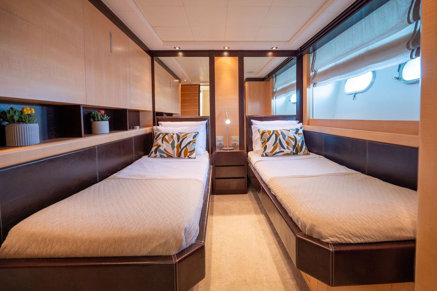 yacht-537917