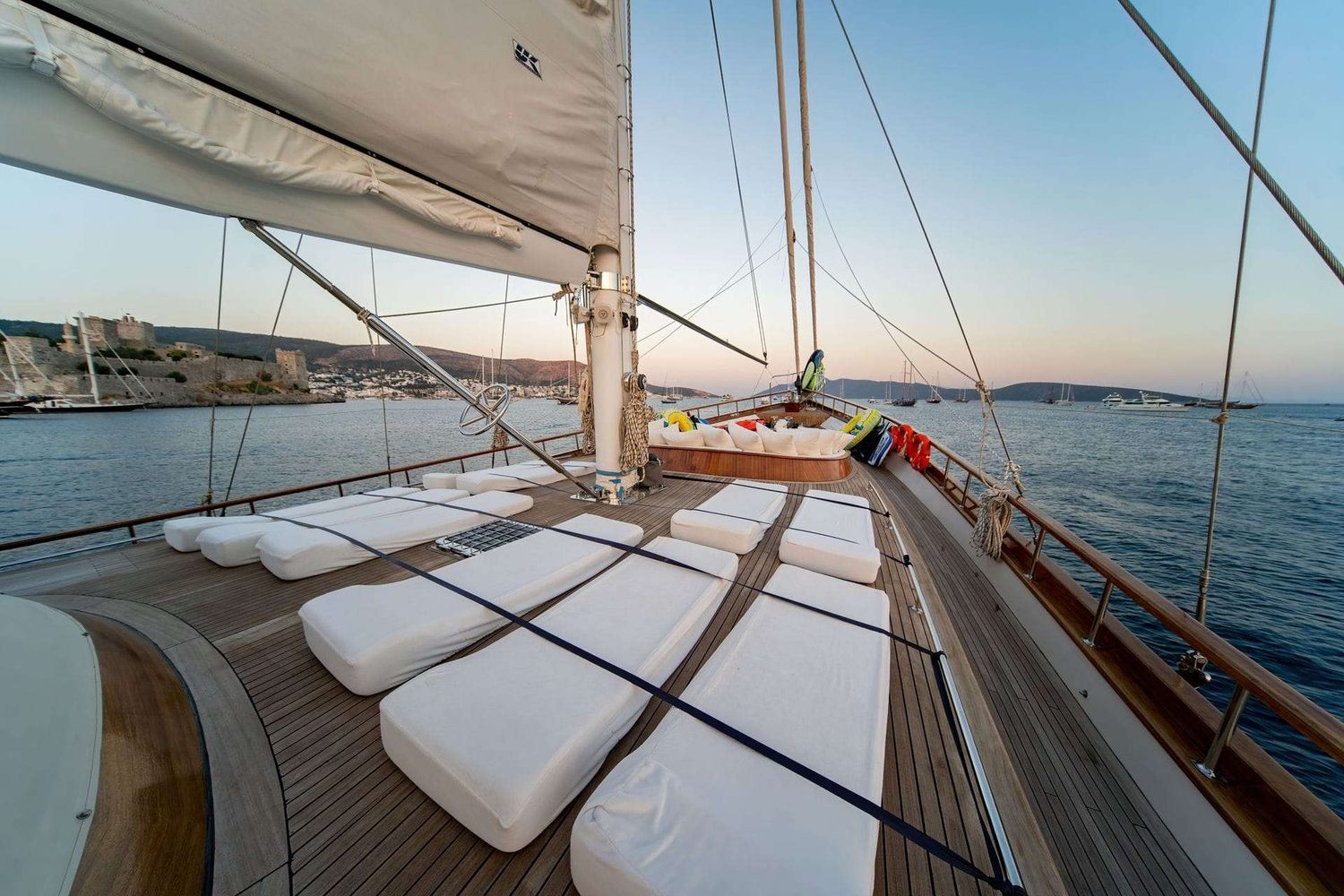 yacht-537670