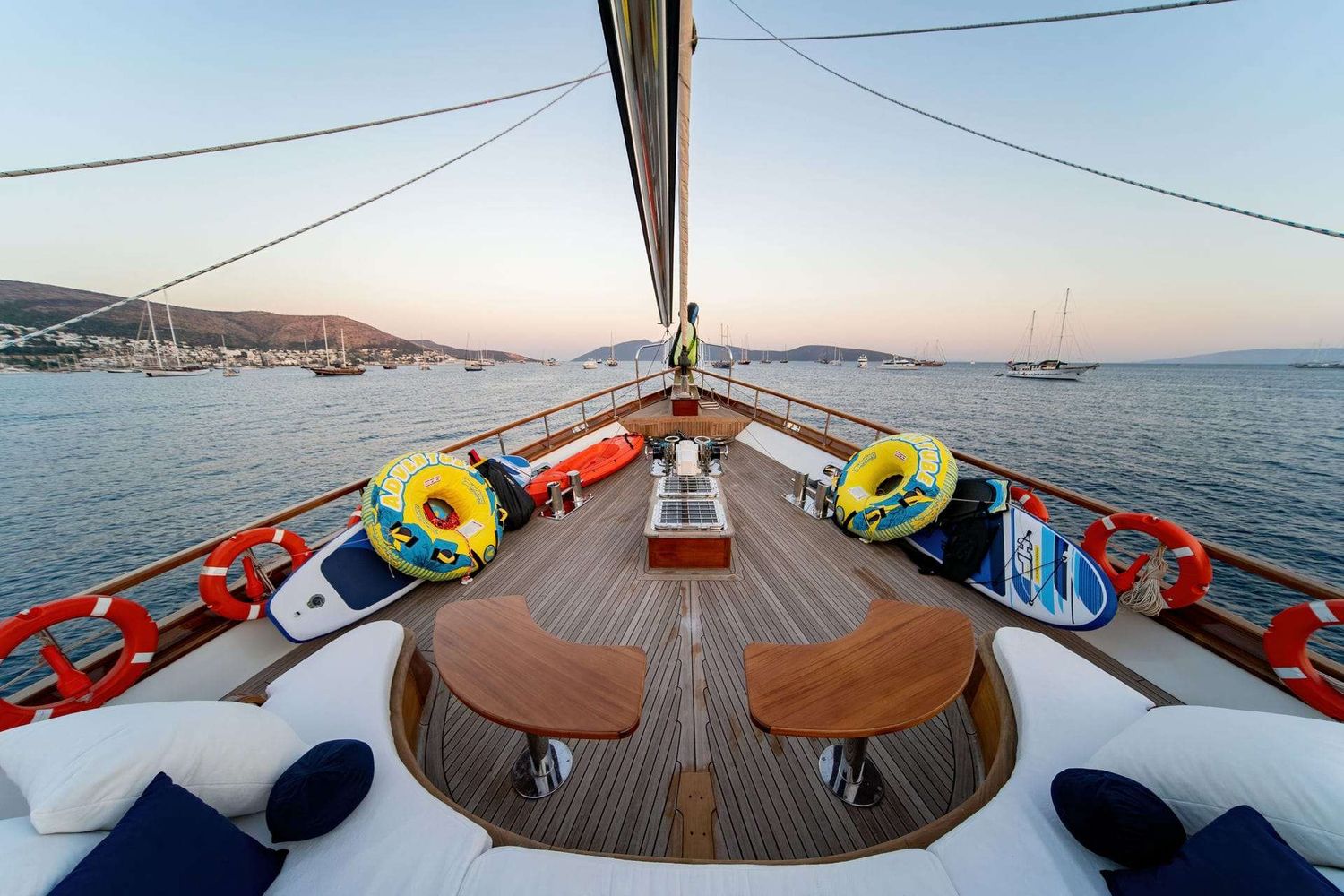 yacht-537656