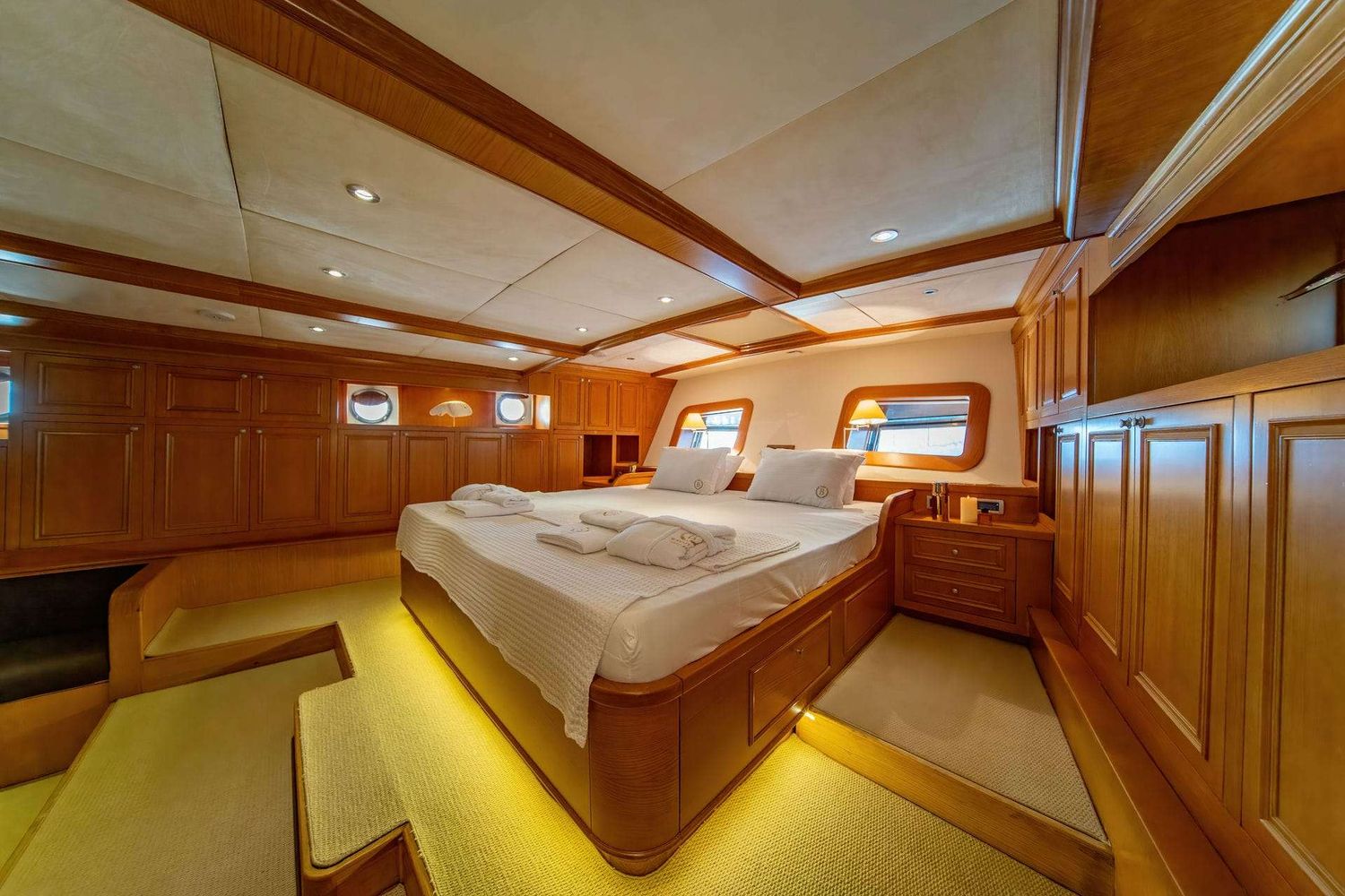 yacht-537657