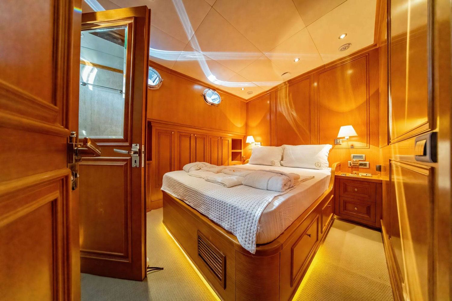 yacht-537659