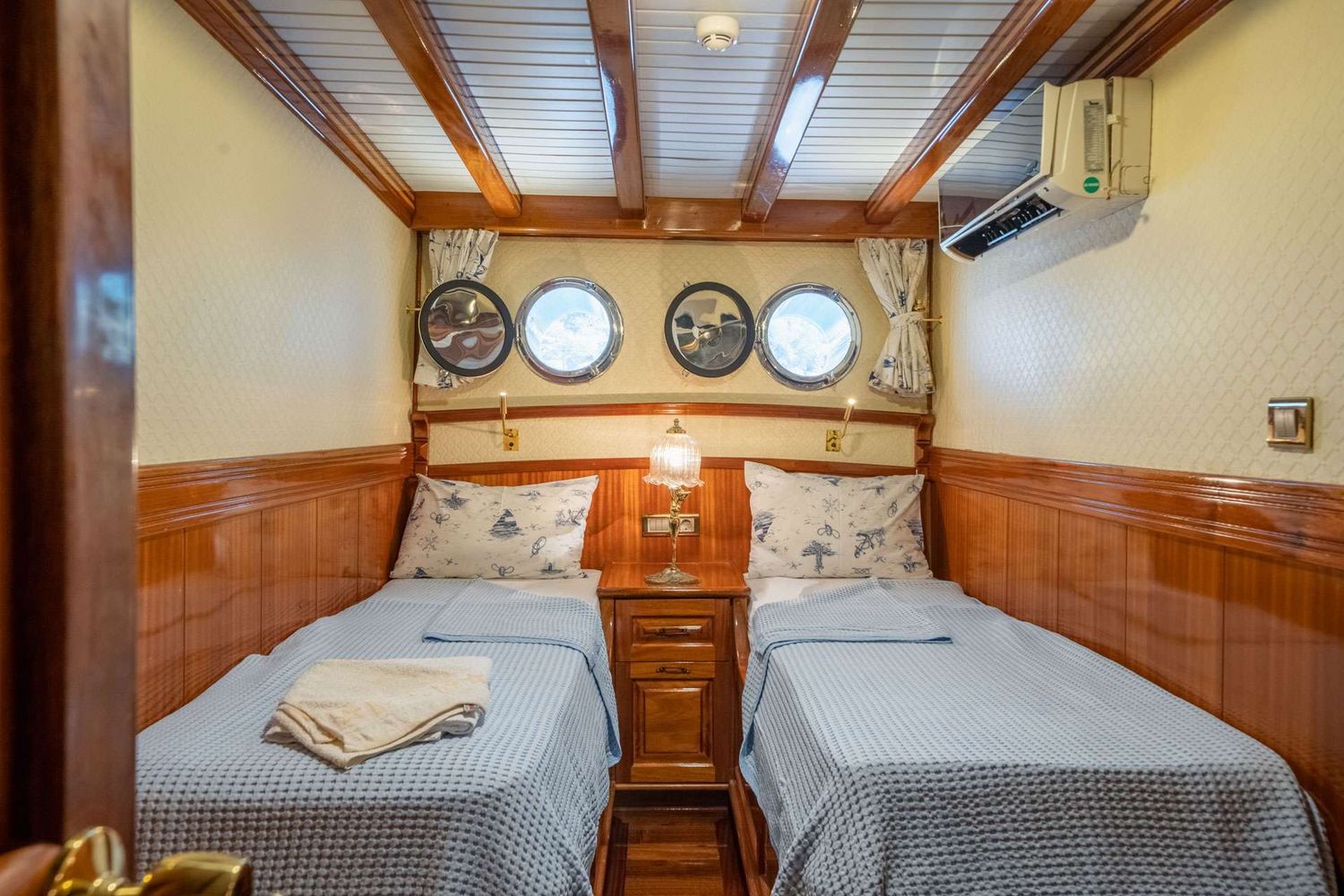 yacht-537699