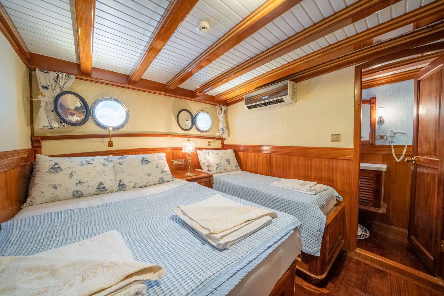 yacht-537700