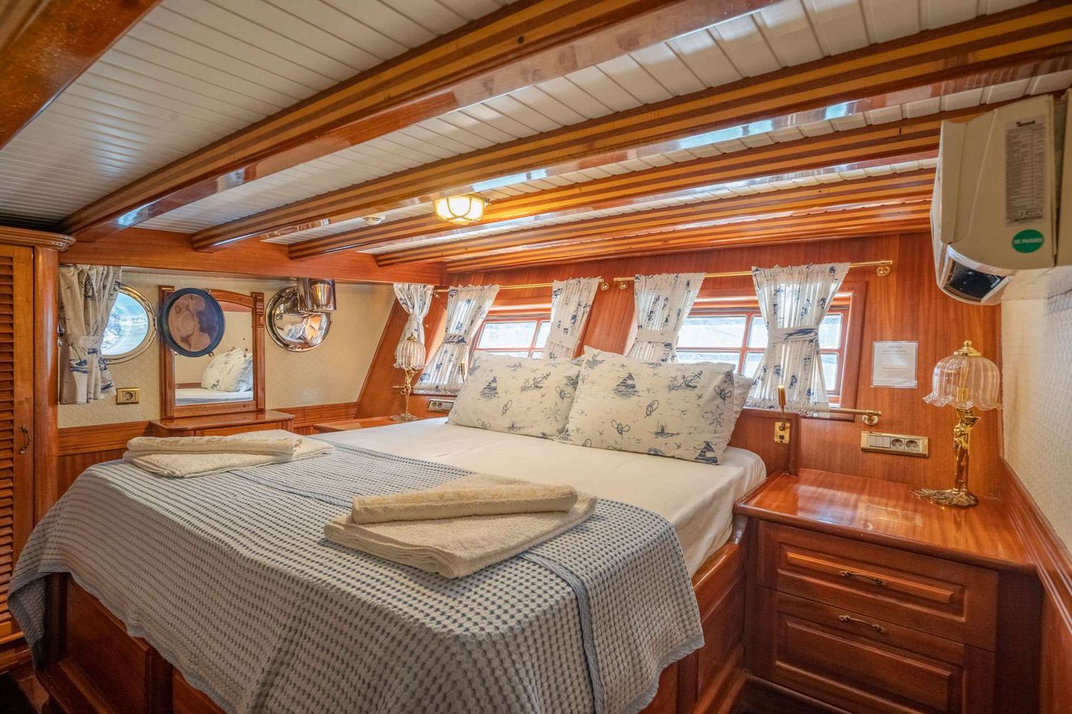 yacht-537692