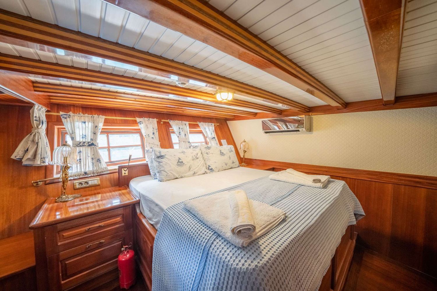yacht-537693