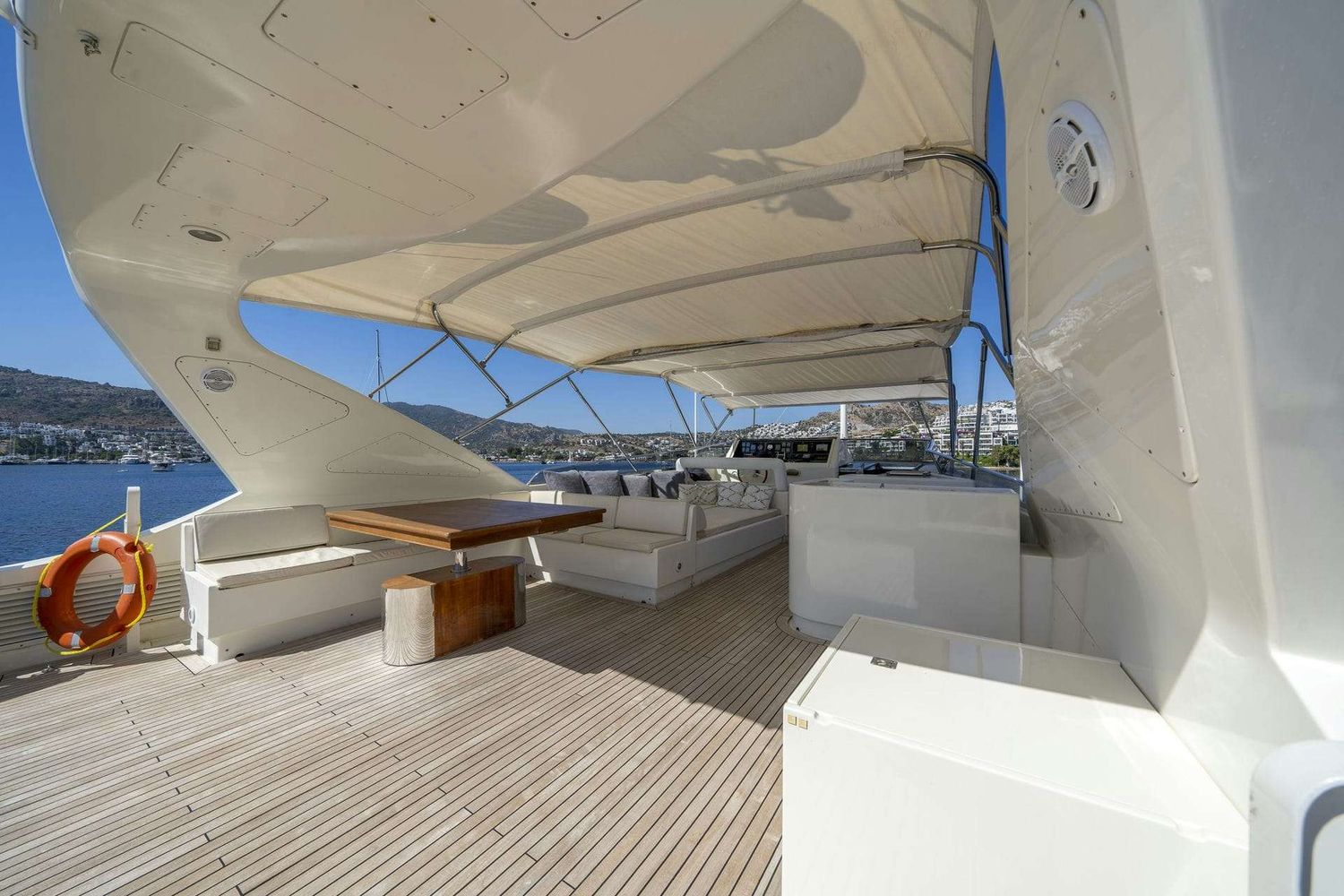 yacht-537561