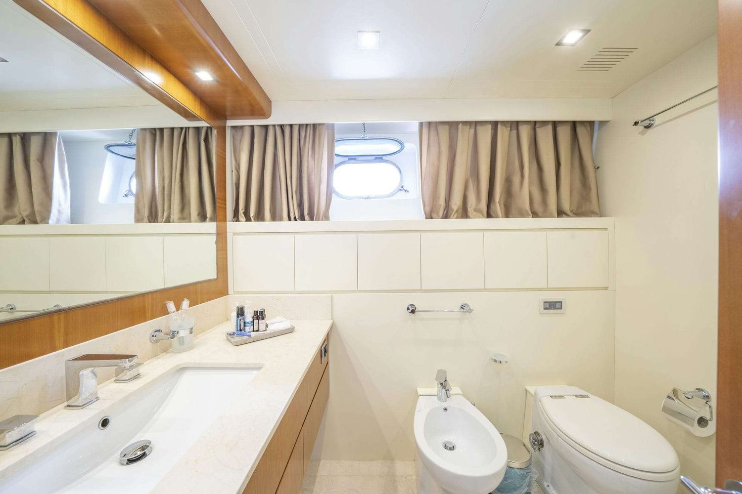 yacht-537570
