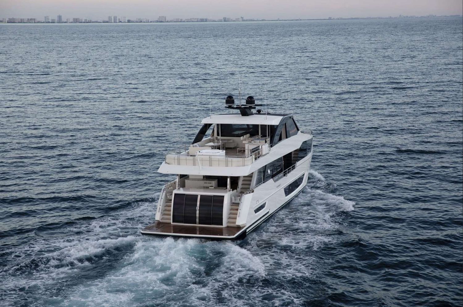 yacht-538323